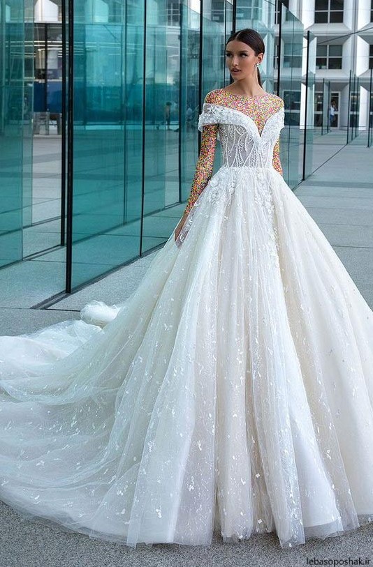 مدل لباس عروس یقه دلبری